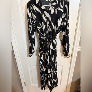 Elegant Black and White Feather Print Long Sleeve Dress
